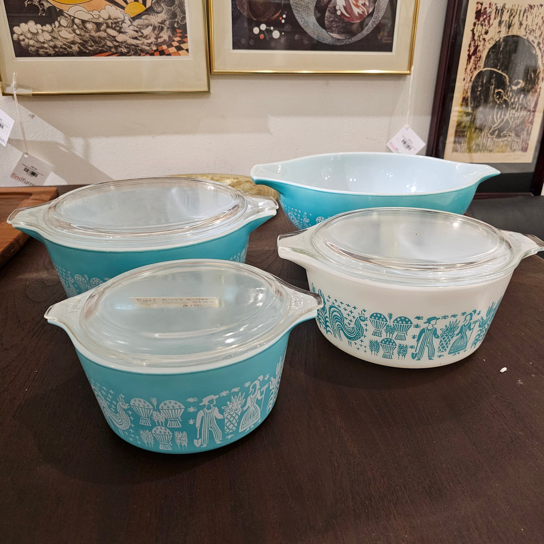 Set of 4 Pyrex Amish Butter Print Bowls