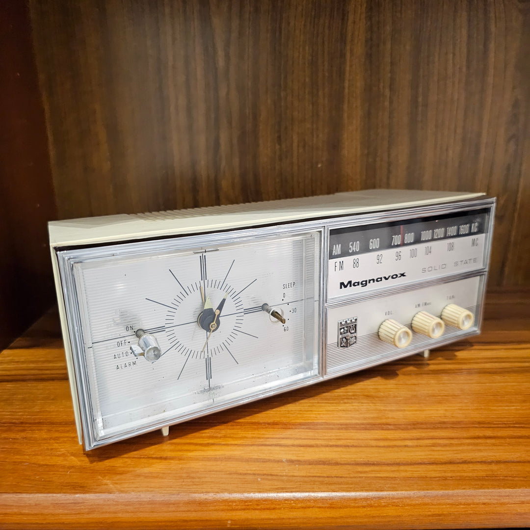 Vintage Magnavox Radio