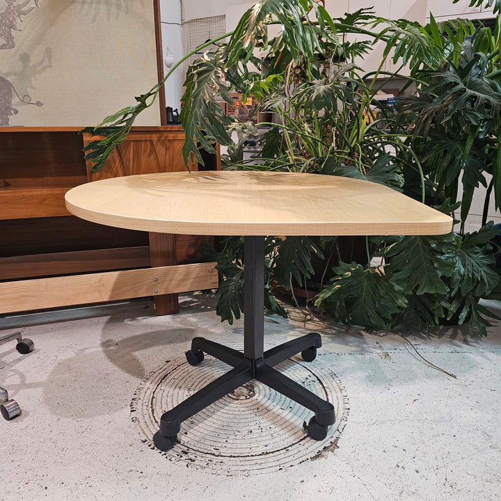Herman Miller Teardrop Table