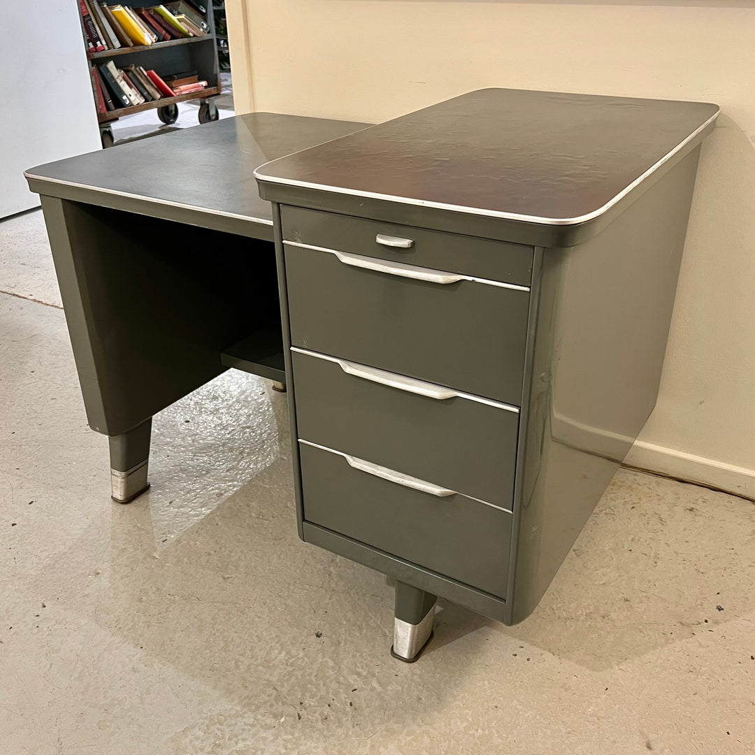 GF Generalaire Bi-level Metal Tanker Desk